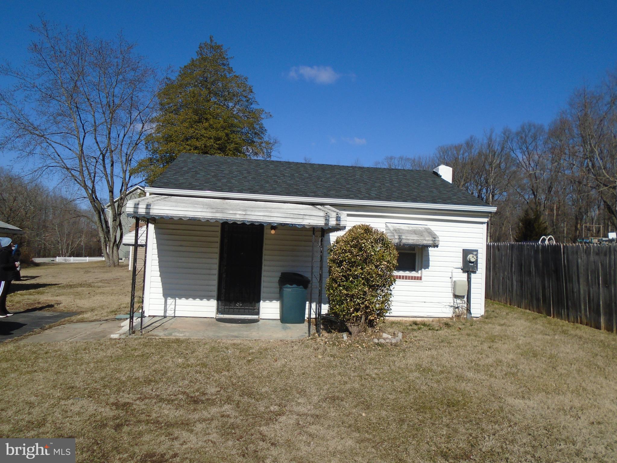 a view of a house with a garage