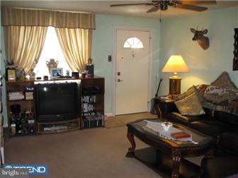 122 Branford Road Darby, PA 19023 - Photo 5 of 12 Living Room