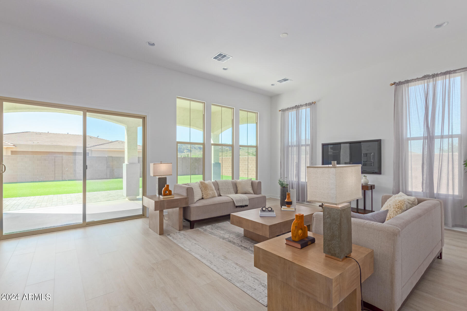 3829 West Red Fox Road Phoenix, AZ 85083 - Photo 7 of 63 09 - Red Fox