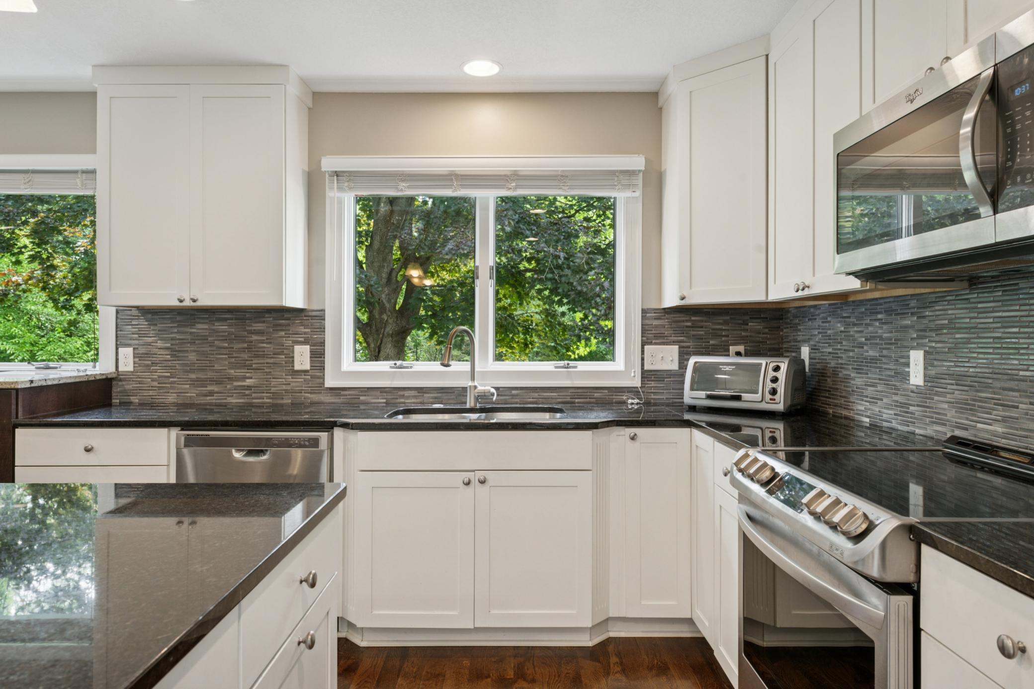10525 Rich Road Bloomington, MN 55437 - Photo 9 of 47 Gallery Image 9