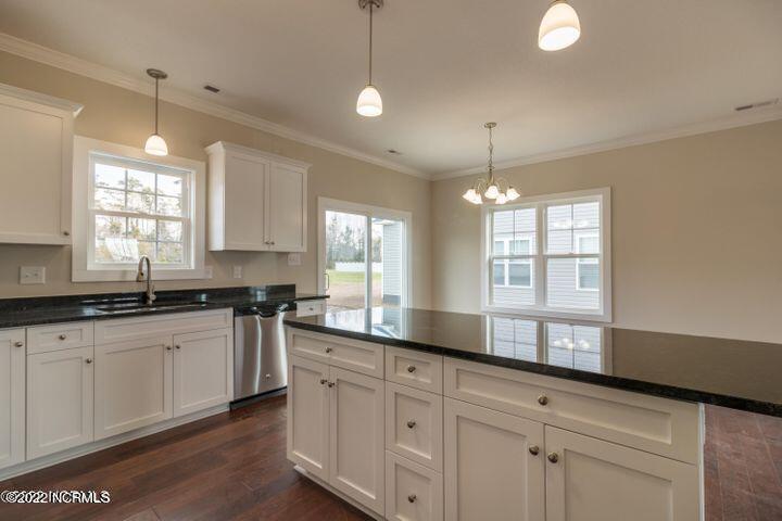 205 Baker Road Hubert, NC 28539 - Photo 7 of 18 kitchen4