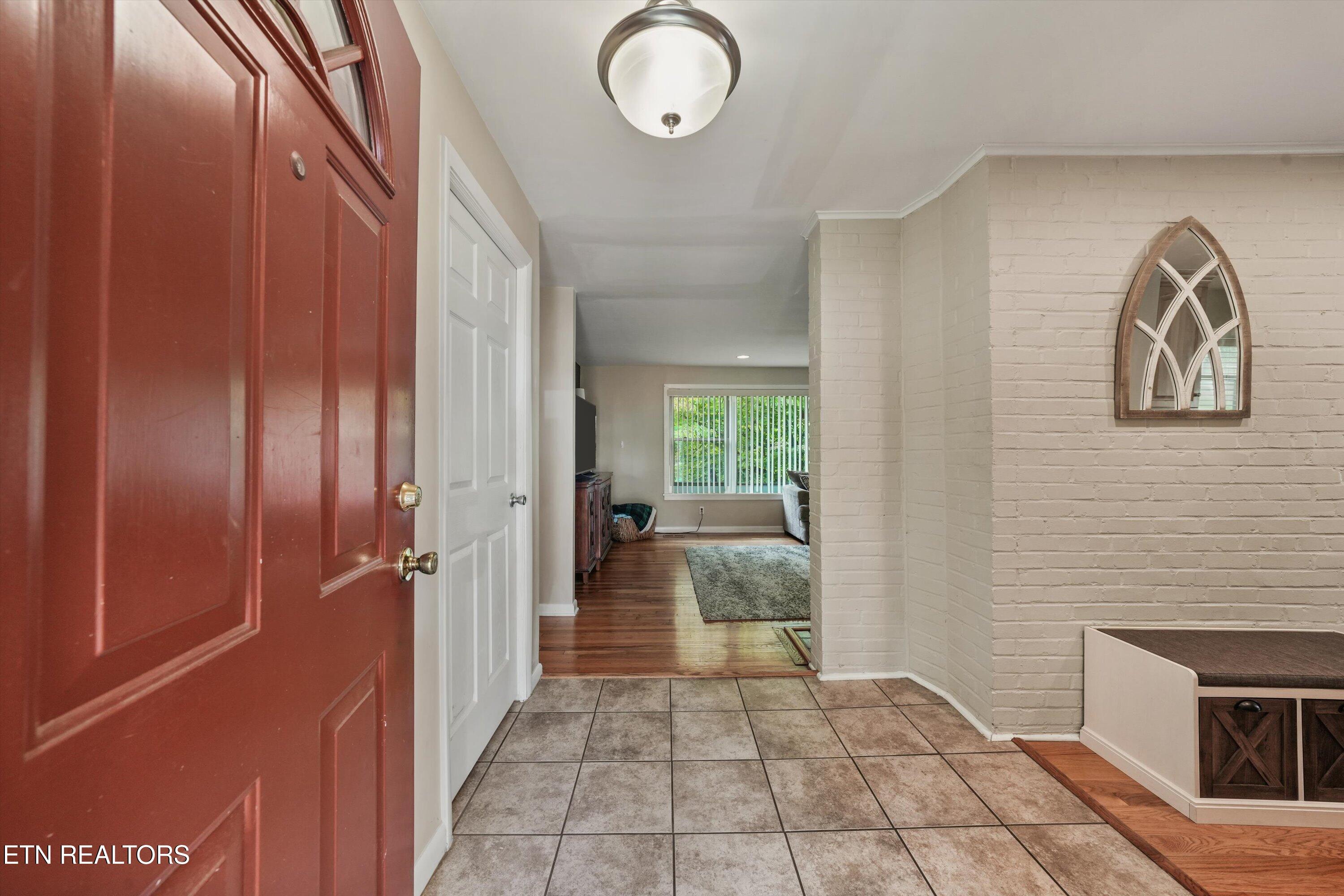 109 Cahill Lane Oak Ridge, TN 37830 - Photo 6 of 38 06-109 Cahill Ln 06