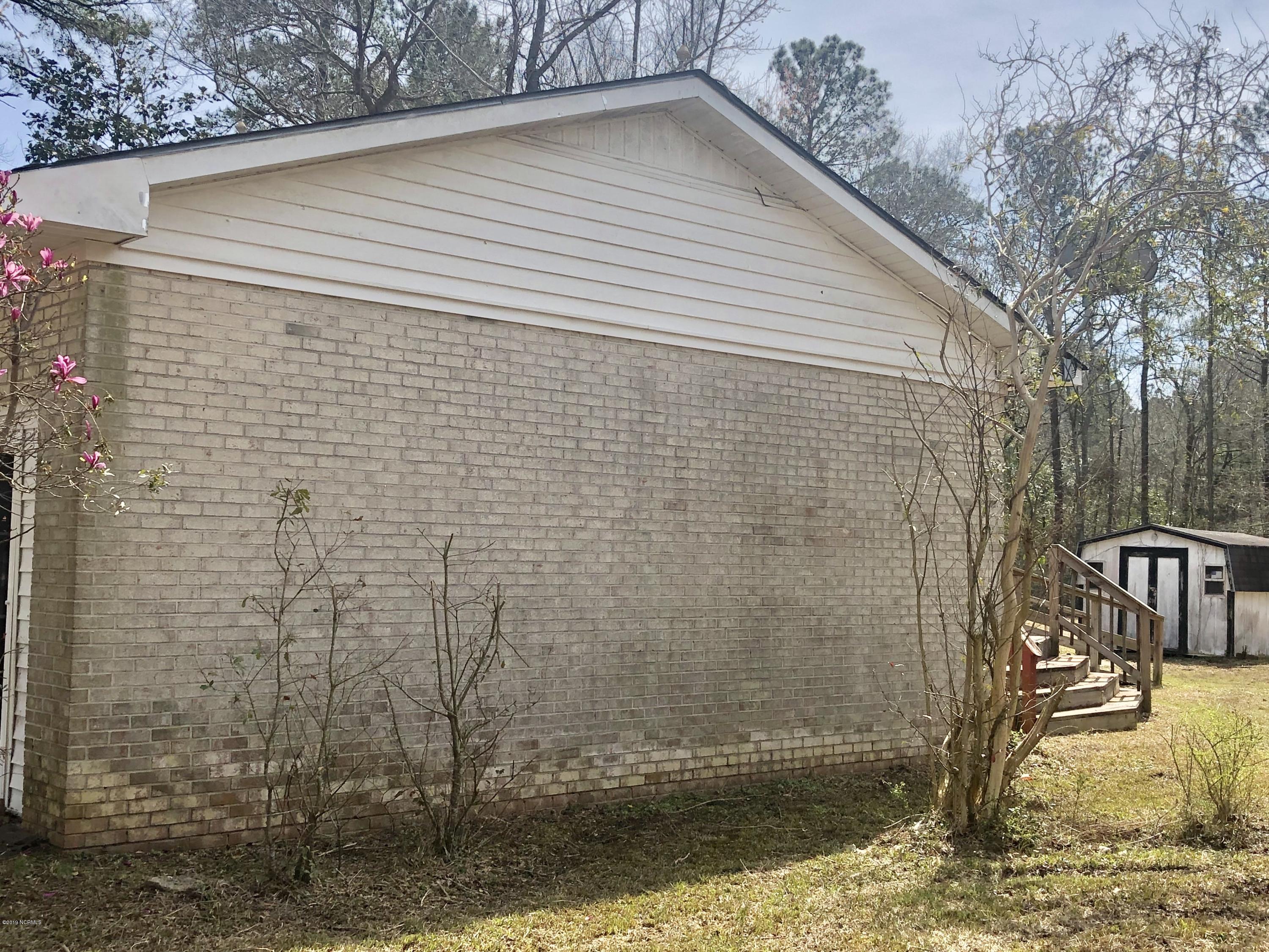 633 Cornwallis Road Teachey, NC 28464 - Photo 9 of 19 pics 014
