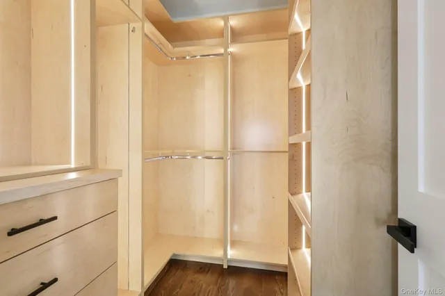 $1,999,995 | 39 Potters Lane, New Rochelle, NY 10805