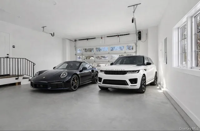 $1,999,995 | 39 Potters Lane, New Rochelle, NY 10805