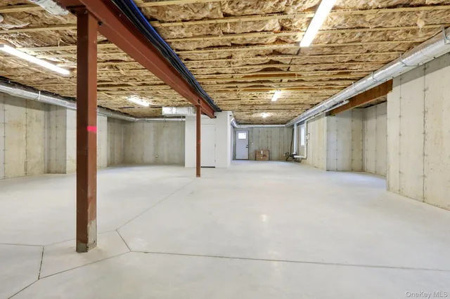 $1,999,995 | 39 Potters Lane, New Rochelle, NY 10805