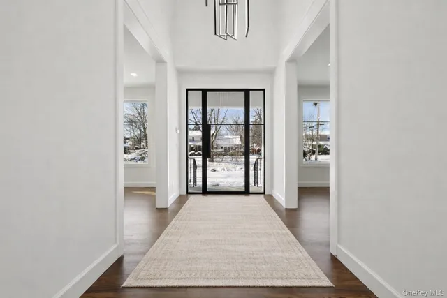 $1,999,995 | 39 Potters Lane, New Rochelle, NY 10805