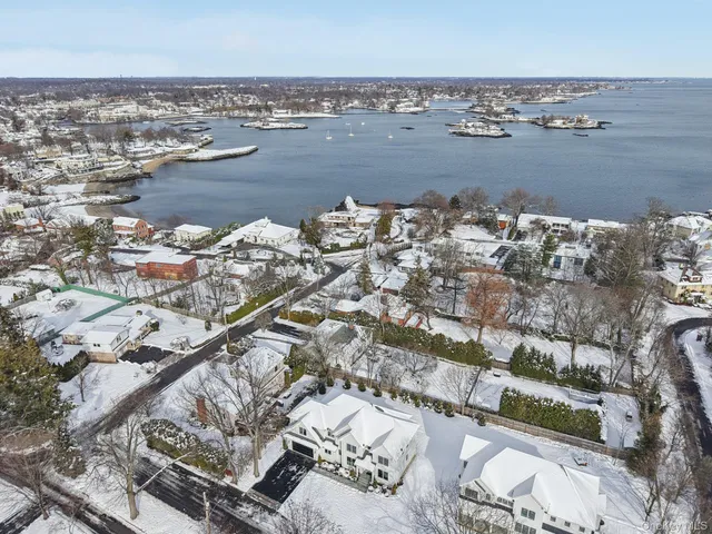 $1,999,995 | 39 Potters Lane, New Rochelle, NY 10805