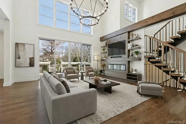 $1,999,995 | 39 Potters Lane, New Rochelle, NY 10805