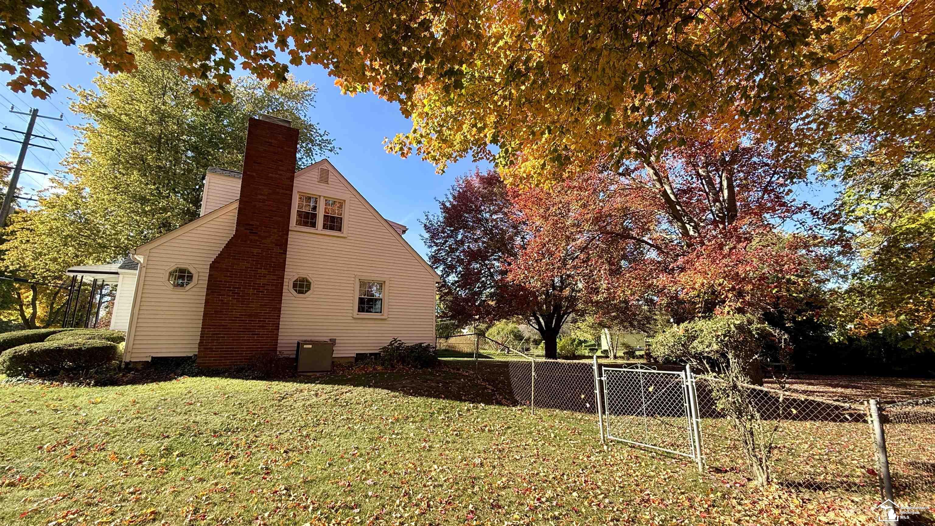 1624 North Custer Road Monroe, MI 48162 - Photo 50 of 56 50164666-8117ceee-047a-446f-a7be-fd08b2e47a1d.JPG
