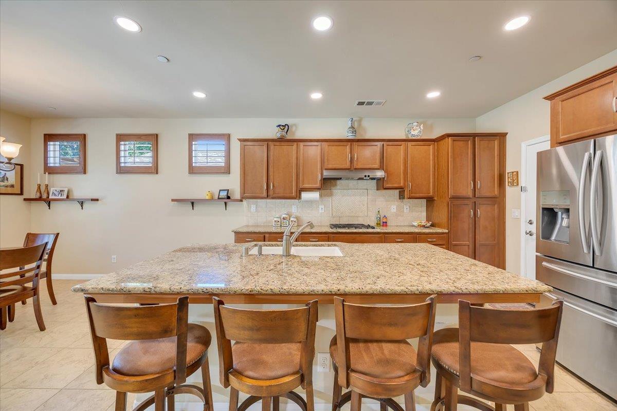 119 Hawkridge Court, Unit 460 Copperopolis, CA 95228 - Photo 40 of 71 Breakfast Bar