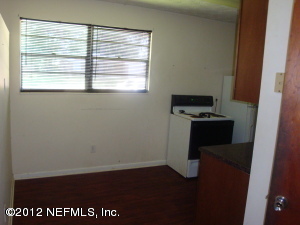 6085 Bizier Road Jacksonville, FL 32244 - Photo 6 of 8 6085 bizier rd kitchen with dining area