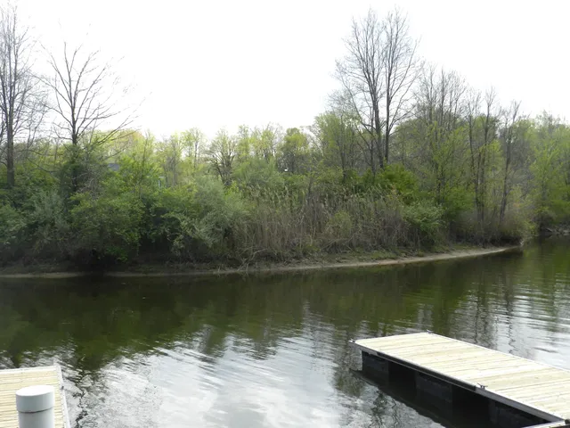 $49,900 | 525 Swan River Drive, Benton Harbor, MI 49022