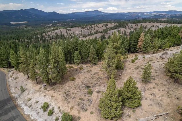 a view of mountain with outdoor space