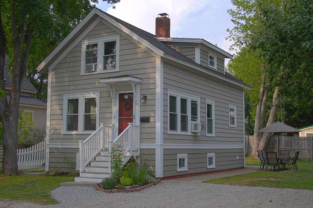 5 Morton Avenue Rochester, NH 03867 - Photo 2 of 27