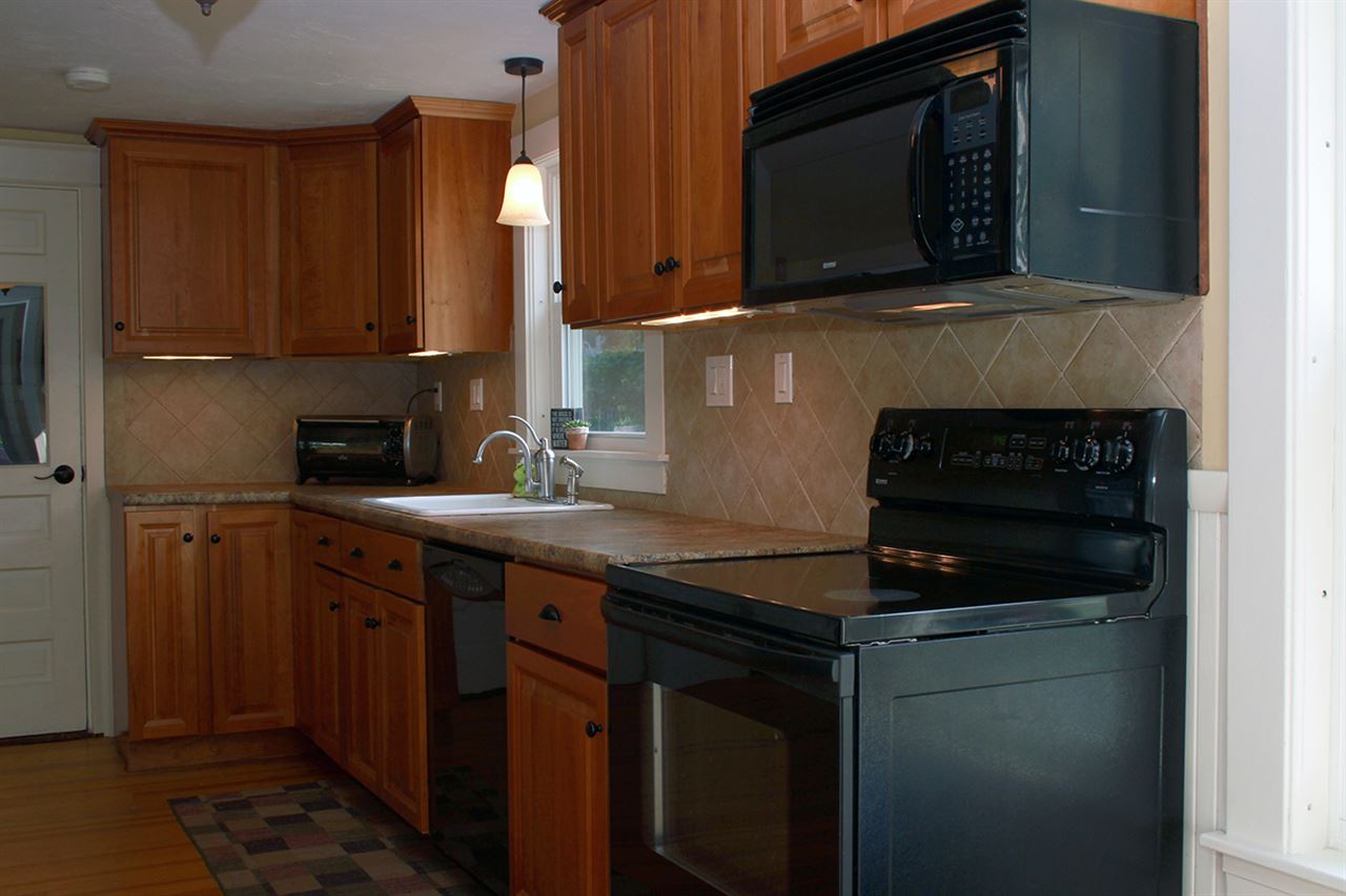 5 Morton Avenue Rochester, NH 03867 - Photo 7 of 27
