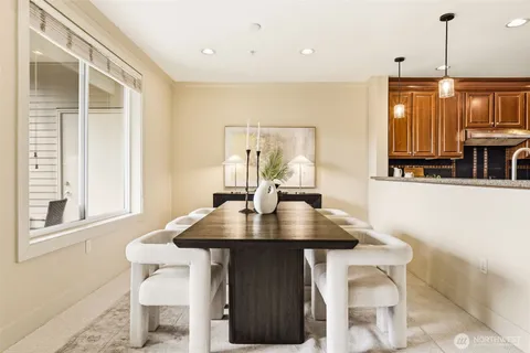 $899,000 | 8850 Redmond-Woodinville Road Northeast, Unit 301, Redmond, WA 98052