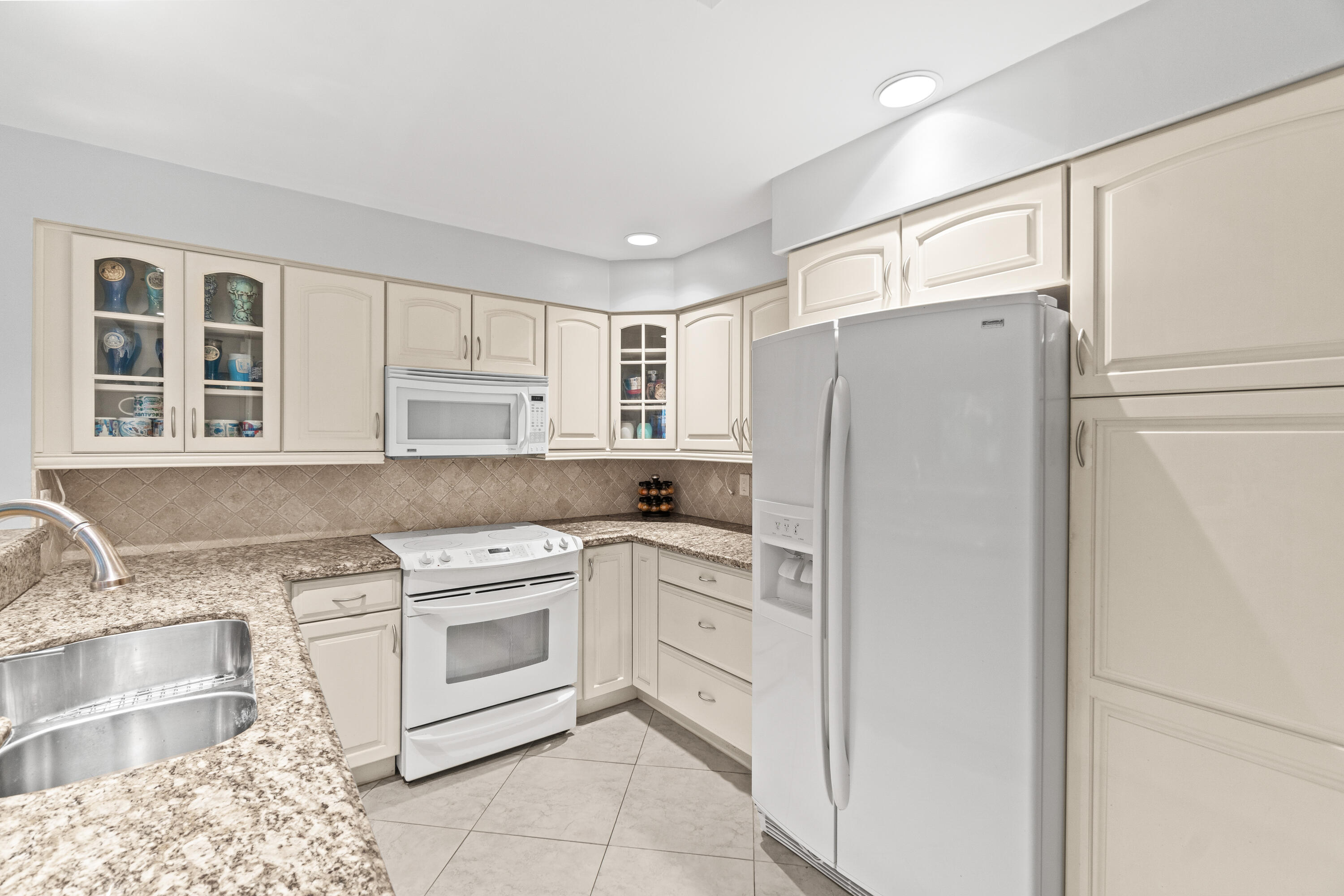 5228 Northwest 22nd Avenue Boca Raton, FL 33496 - Photo 12 of 46 Kitchen