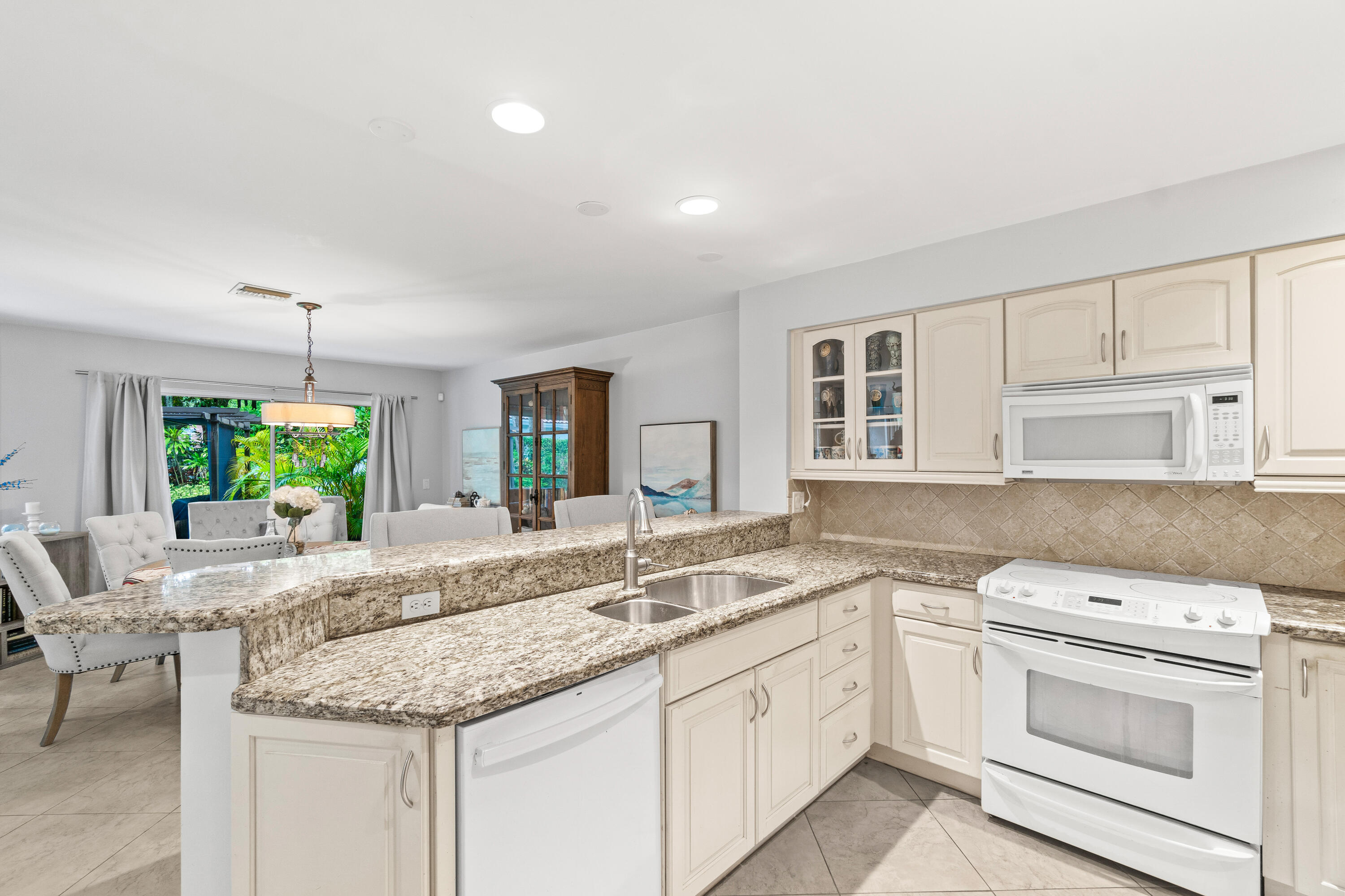 5228 Northwest 22nd Avenue Boca Raton, FL 33496 - Photo 13 of 46 Kitchen