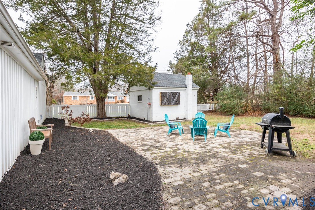 795 Snead Road Manakin-Sabot, VA 23103 - Photo 5 of 31 a view of a house with backyard and a tree