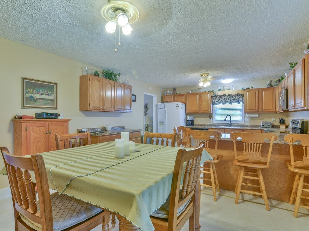 337 Don Carson Road Telford, TN 37690 - Photo 11 of 34 Dining RoomKitchen