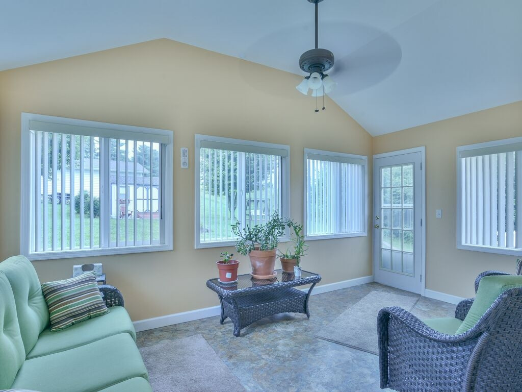 337 Don Carson Road Telford, TN 37690 - Photo 15 of 34 Sun Room