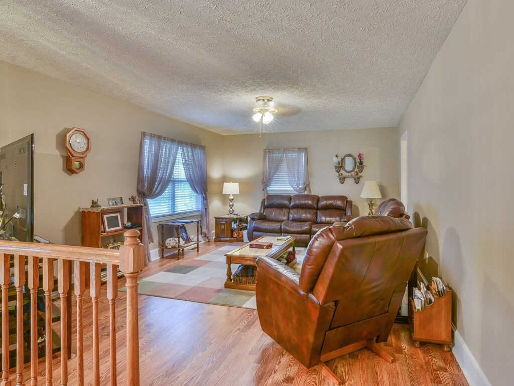 337 Don Carson Road Telford, TN 37690 - Photo 6 of 34 Living Room