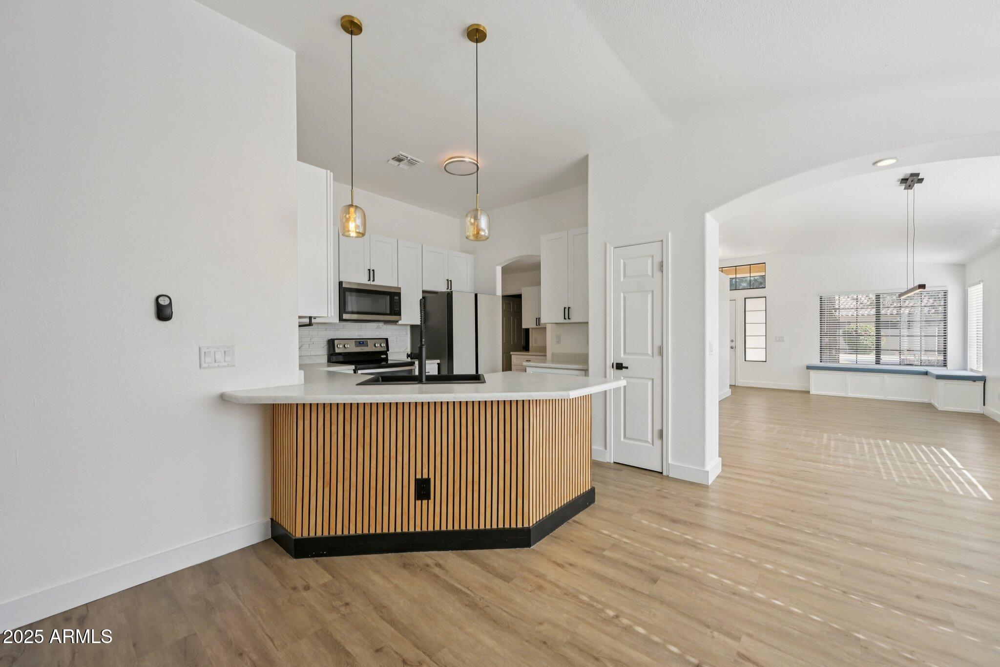 2139 West Tracy Lane Phoenix, AZ 85023 - Photo 21 of 48 18-web-or-mls-W Tracy Ln-S0212-018