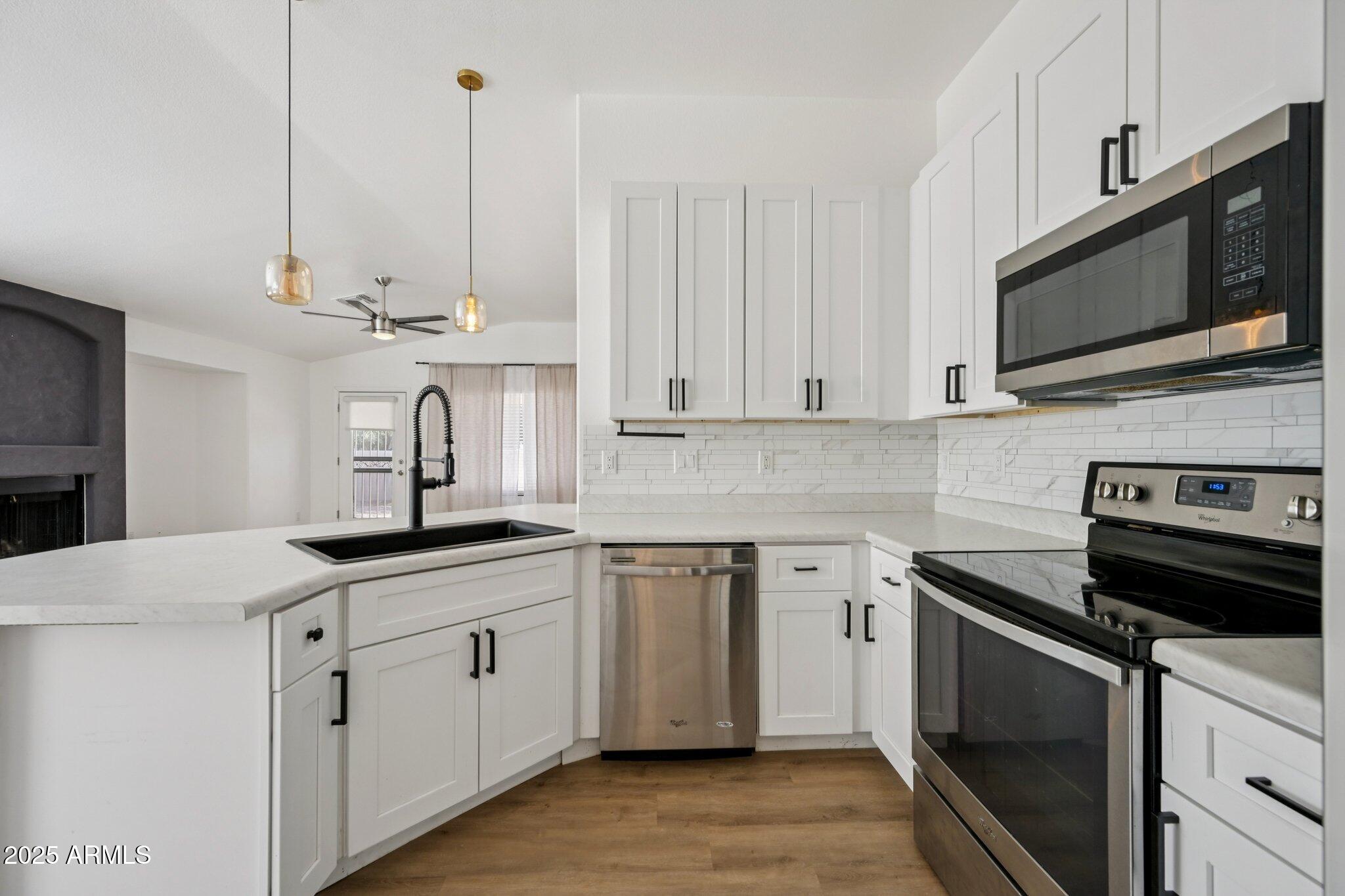 2139 West Tracy Lane Phoenix, AZ 85023 - Photo 24 of 48 21-web-or-mls-W Tracy Ln-S0212-021