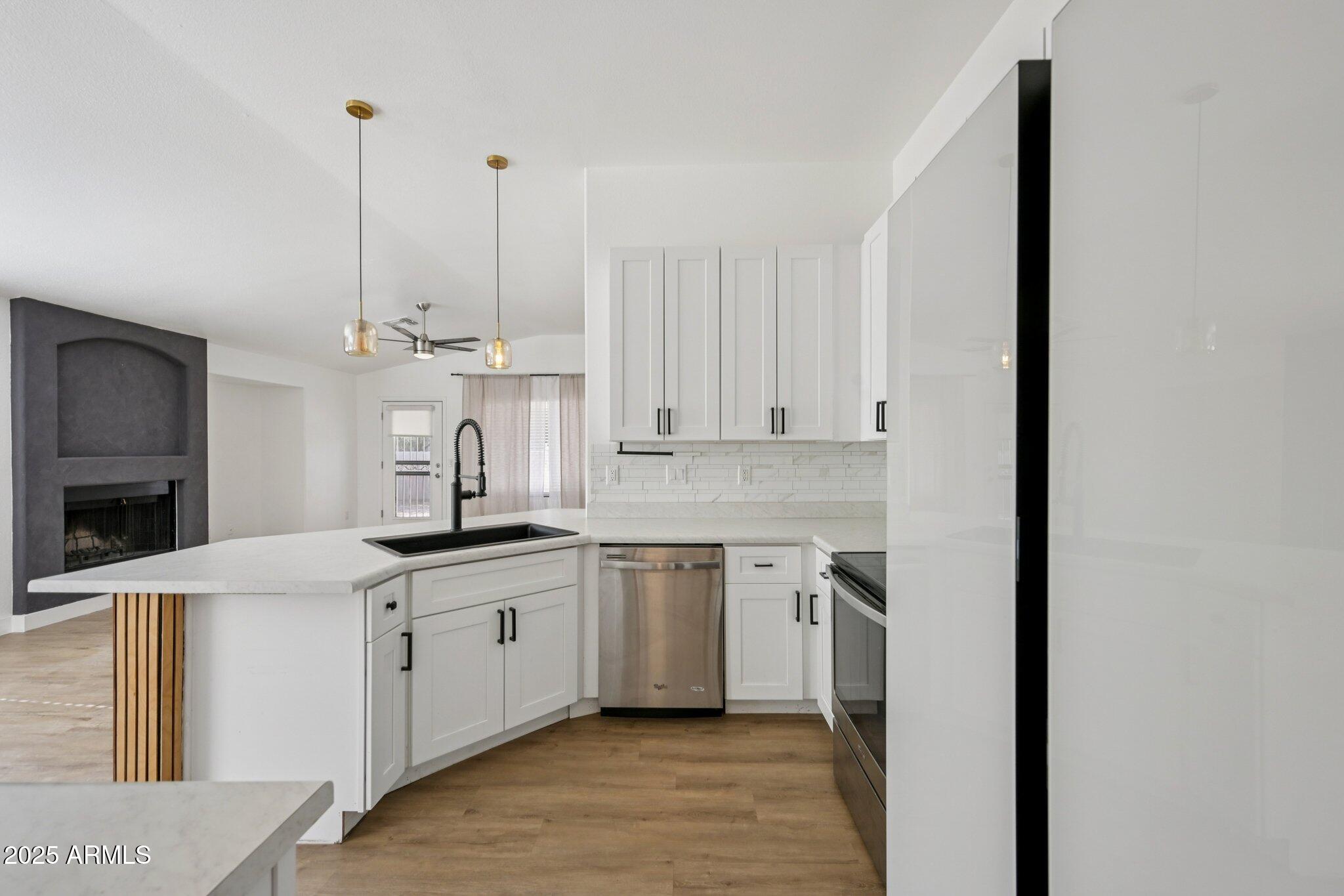 2139 West Tracy Lane Phoenix, AZ 85023 - Photo 26 of 48 23-web-or-mls-W Tracy Ln-S0212-023