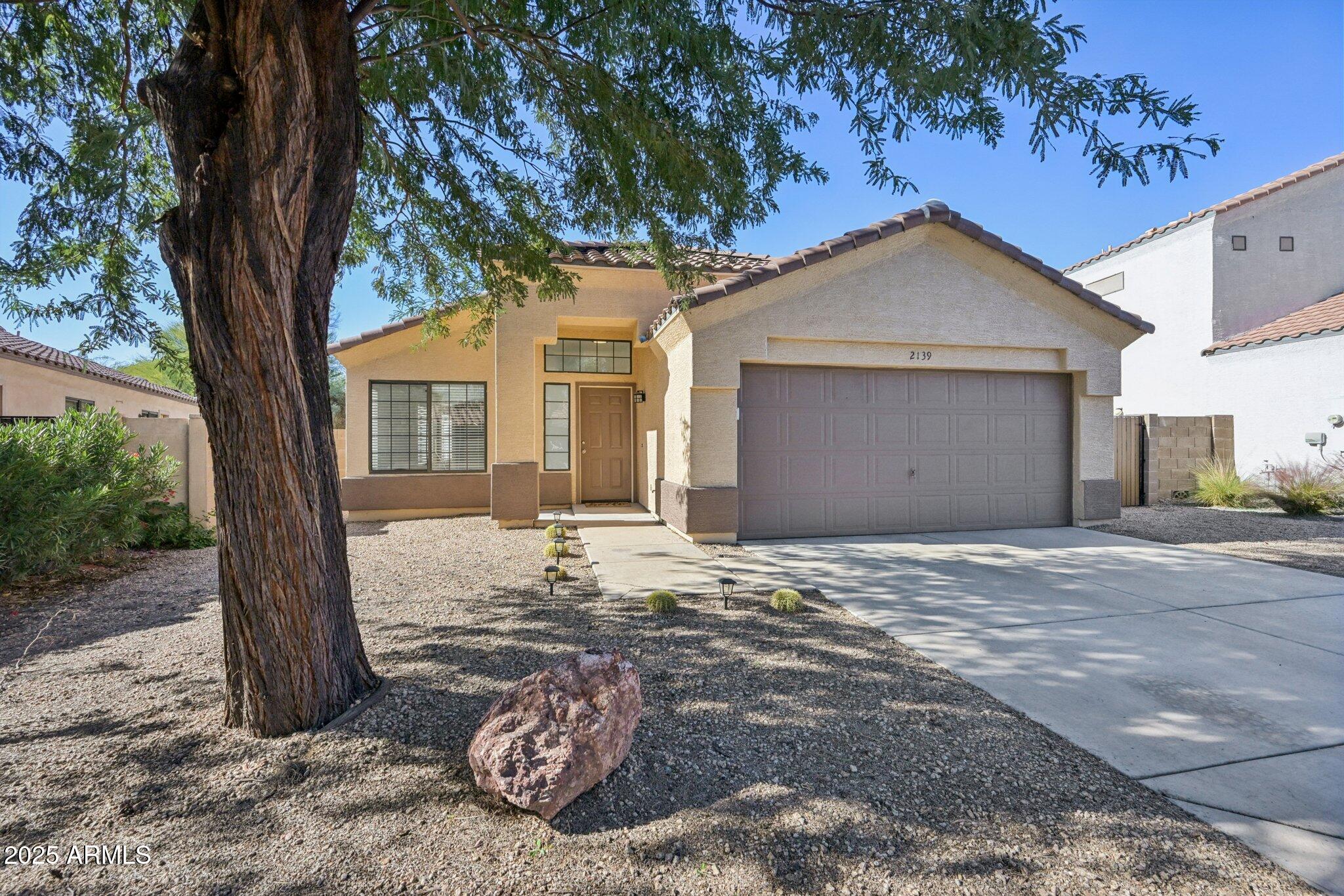 2139 West Tracy Lane Phoenix, AZ 85023 - Photo 2 of 48 2-web-or-mls-W Tracy Ln-S0212-002