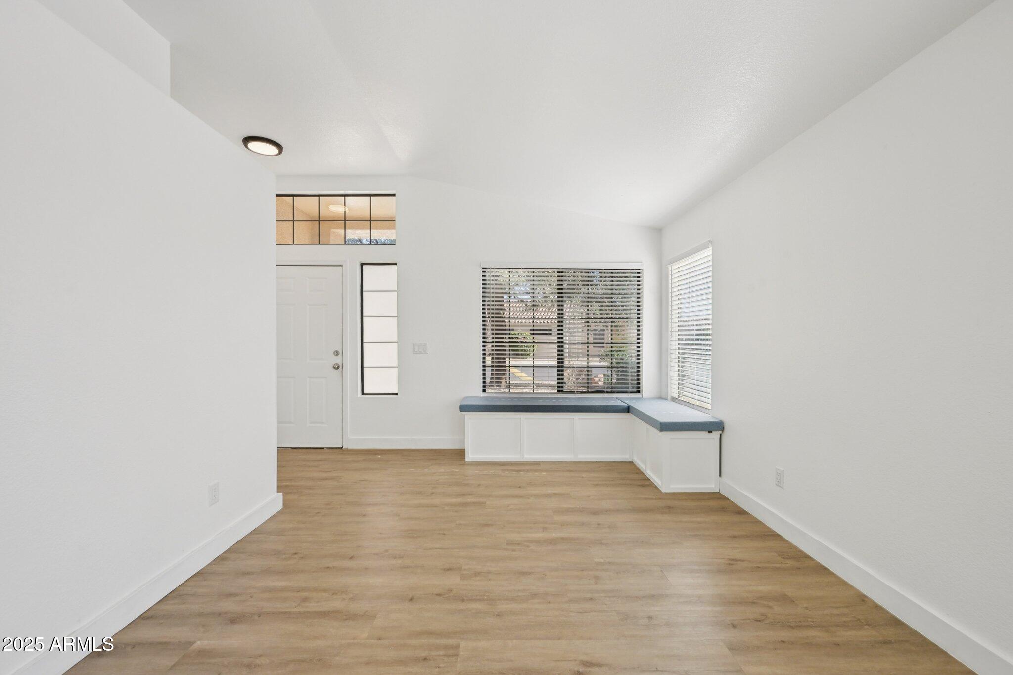 2139 West Tracy Lane Phoenix, AZ 85023 - Photo 6 of 48 6-web-or-mls-W Tracy Ln-S0212-006