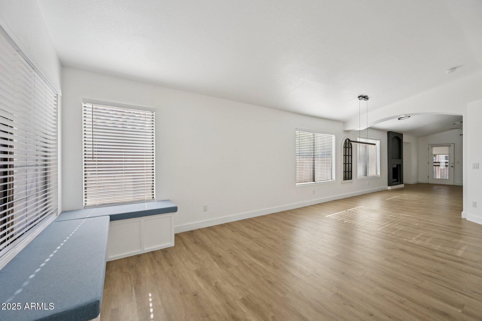 2139 West Tracy Lane Phoenix, AZ 85023 - Photo 7 of 48 7-web-or-mls-W Tracy Ln-S0212-007