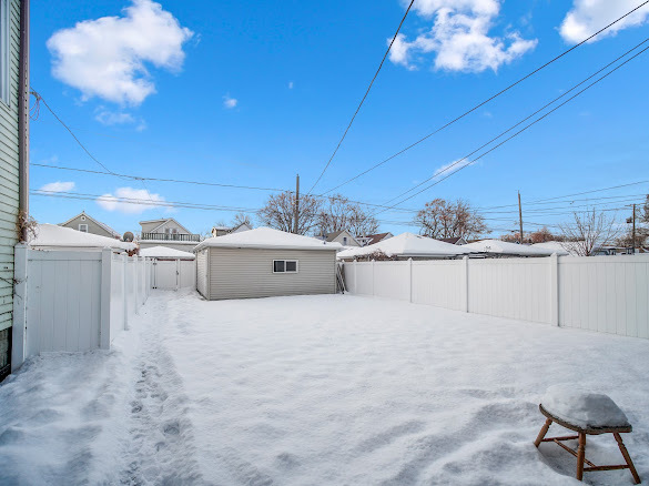 10748 S Avenue North Chicago, IL 60617 - Photo 4 of 19