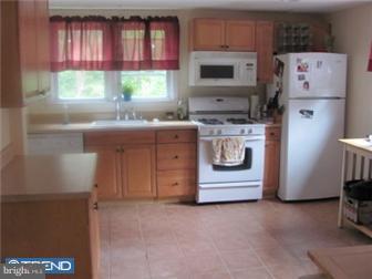 51 Mohawk Avenue Clementon, NJ 08021 - Photo 2 of 12 Kitchen