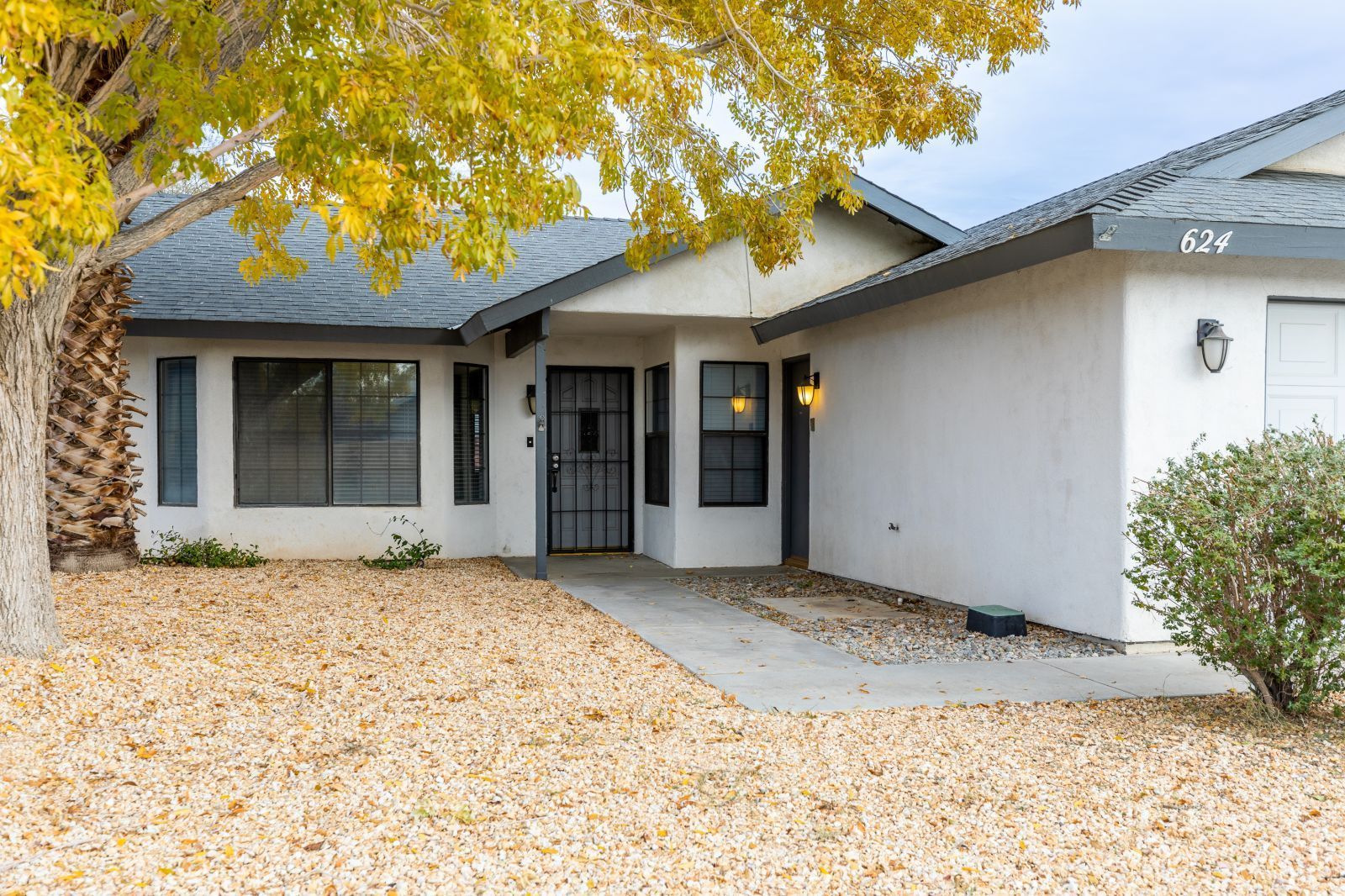 624 Burbank Street Ridgecrest, CA 93555 - Photo 3 of 33