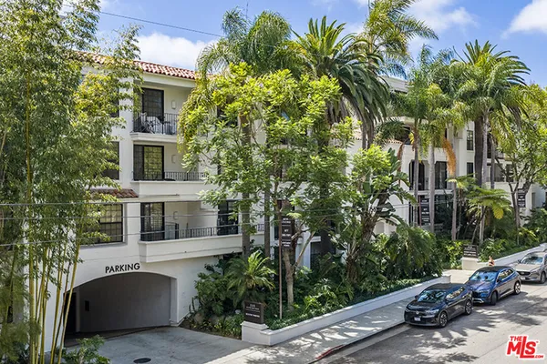 $6,250 | 555 South Barrington Avenue, Unit 107, Los Angeles, CA 90049