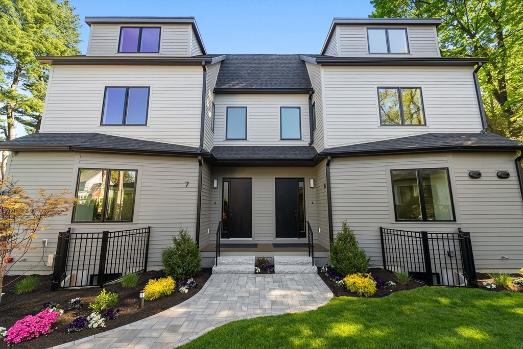 956 Walnut Street, Unit 7 Newton, MA 02461 - Photo 2 of 33 a view of a house with a tub