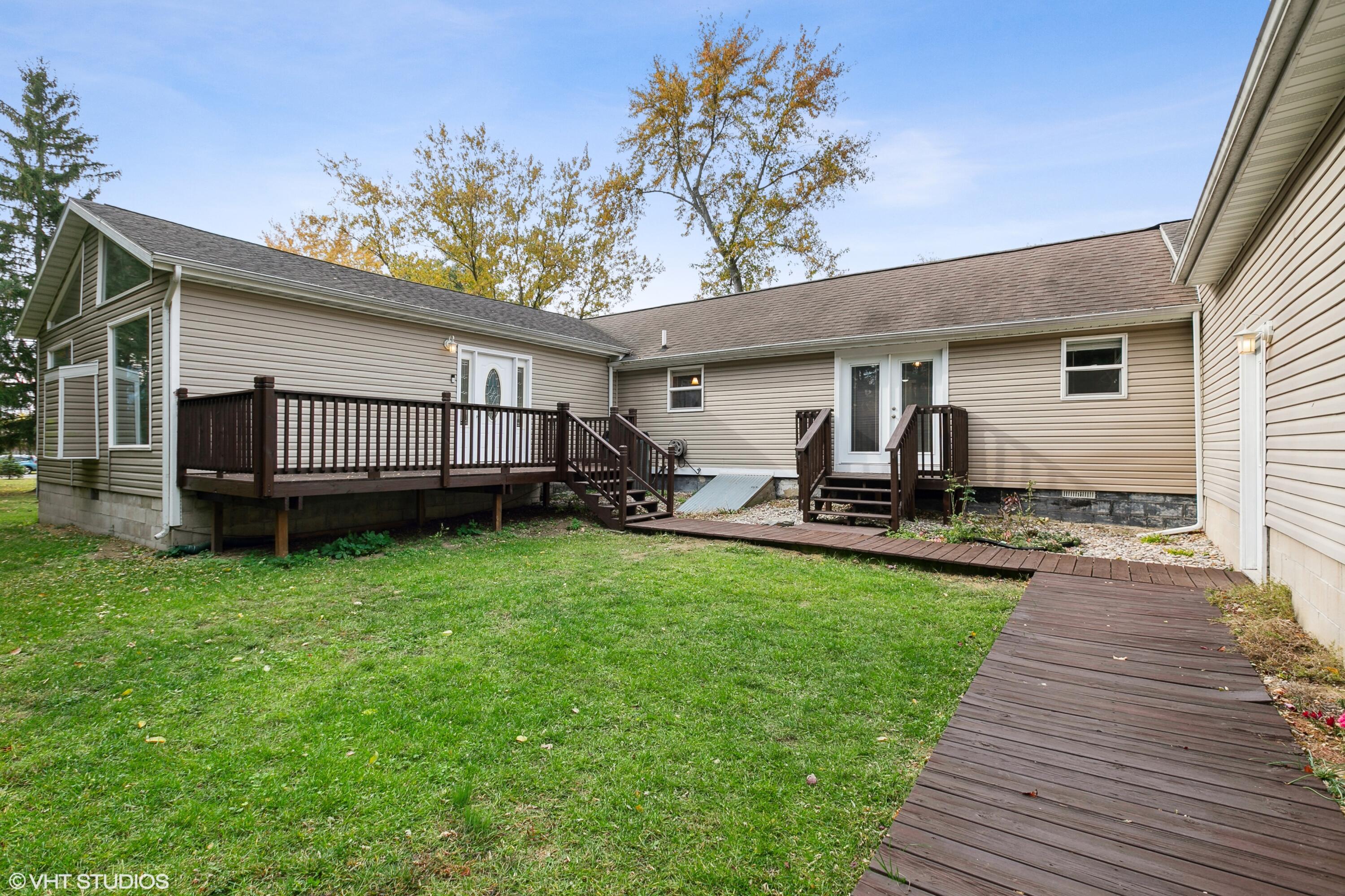 3477 Snow Road Bridgman, MI 49106 - Photo 2 of 19 07_3477SnowRd_2010_HiRes