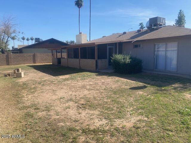 420 East Dunbar Drive Tempe, AZ 85282 - Photo 11 of 11 a front view of a house with garden
