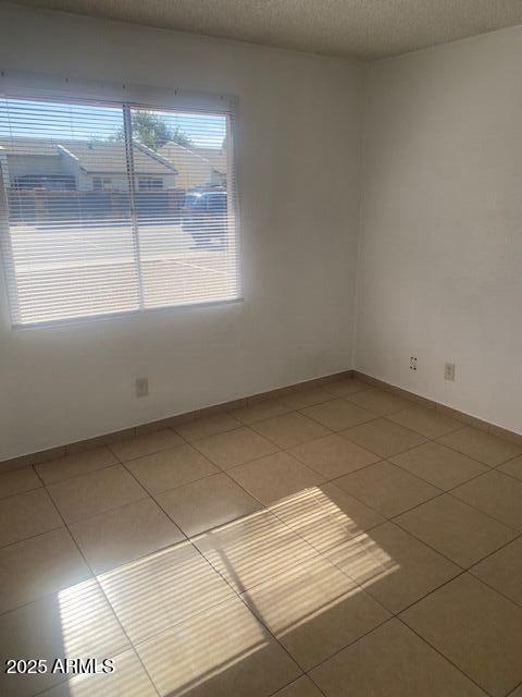 420 East Dunbar Drive Tempe, AZ 85282 - Photo 8 of 11 a view of a room with an empty space