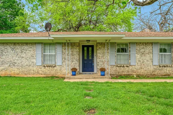 $335,000 | 311 North Britton Street, Tom Bean, TX 75491