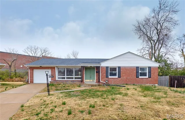 $274,900 | 8637 Mayflower Court, St. Louis, MO 63132