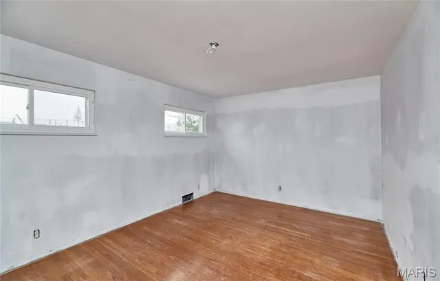 $274,900 | 8637 Mayflower Court, St. Louis, MO 63132