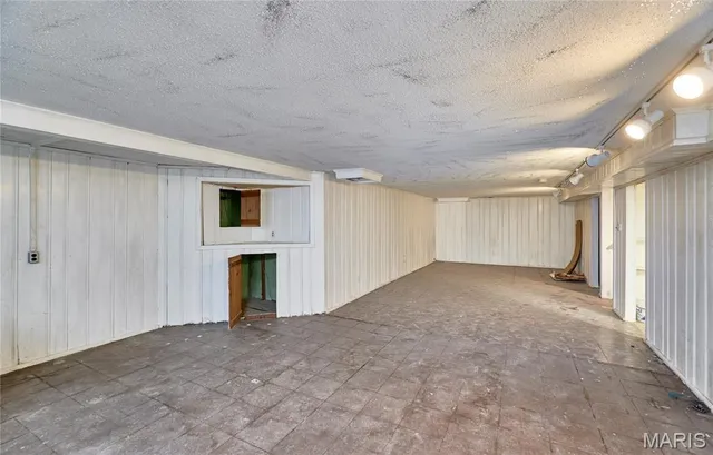 $274,900 | 8637 Mayflower Court, St. Louis, MO 63132