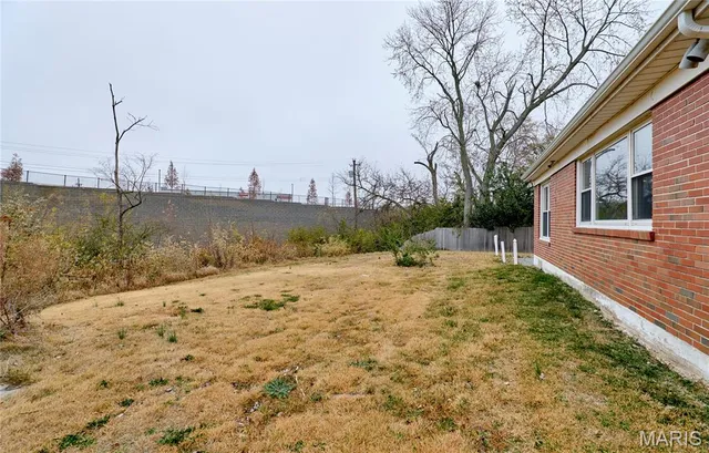 $274,900 | 8637 Mayflower Court, St. Louis, MO 63132