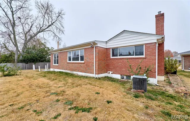 $274,900 | 8637 Mayflower Court, St. Louis, MO 63132