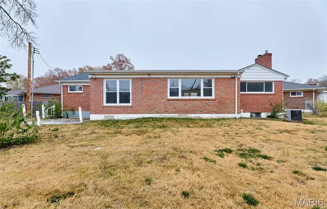 $274,900 | 8637 Mayflower Court, St. Louis, MO 63132