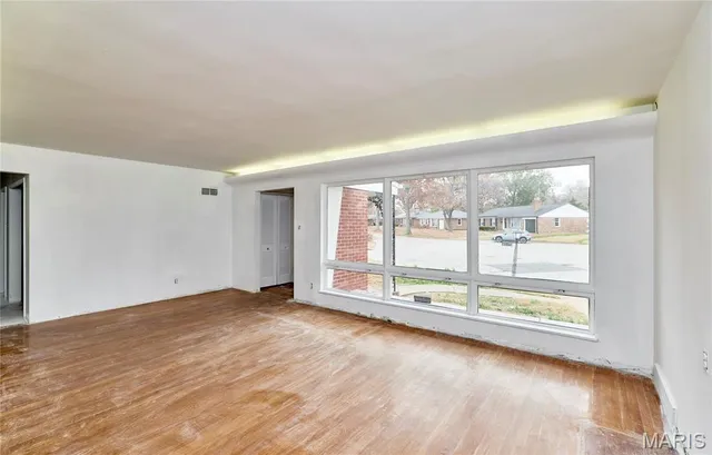 $274,900 | 8637 Mayflower Court, St. Louis, MO 63132