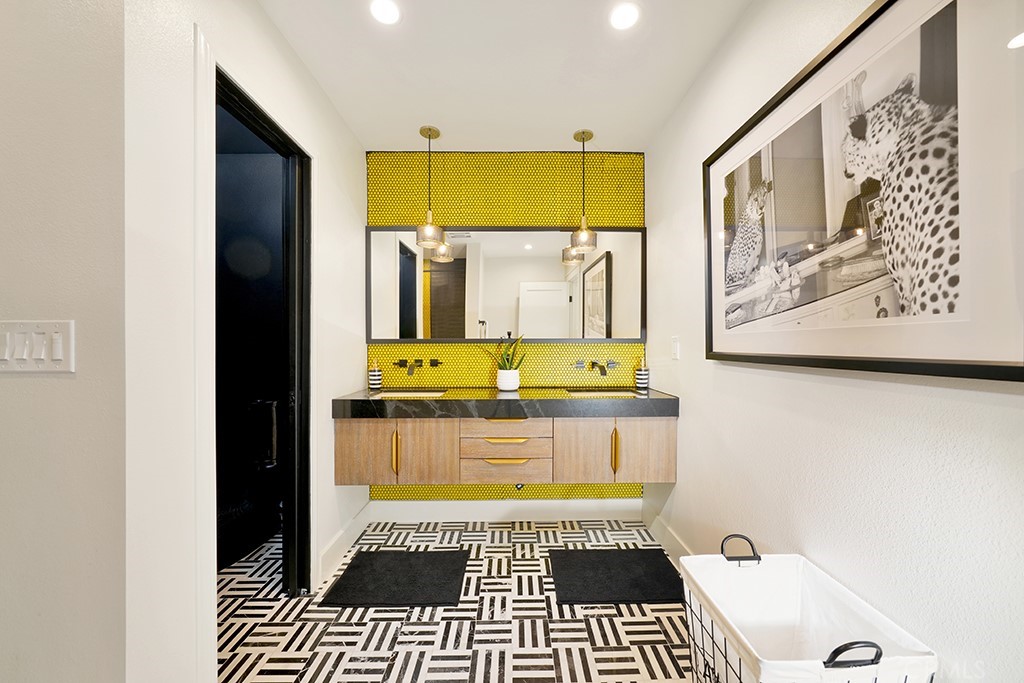 13862 Gimbert Lane North Tustin, CA 92705 - Photo 28 of 63 a bathroom with a toilet and a shower